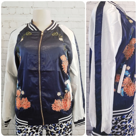 PLUS SIZE BLUE JACKET - Picture 3 of 6